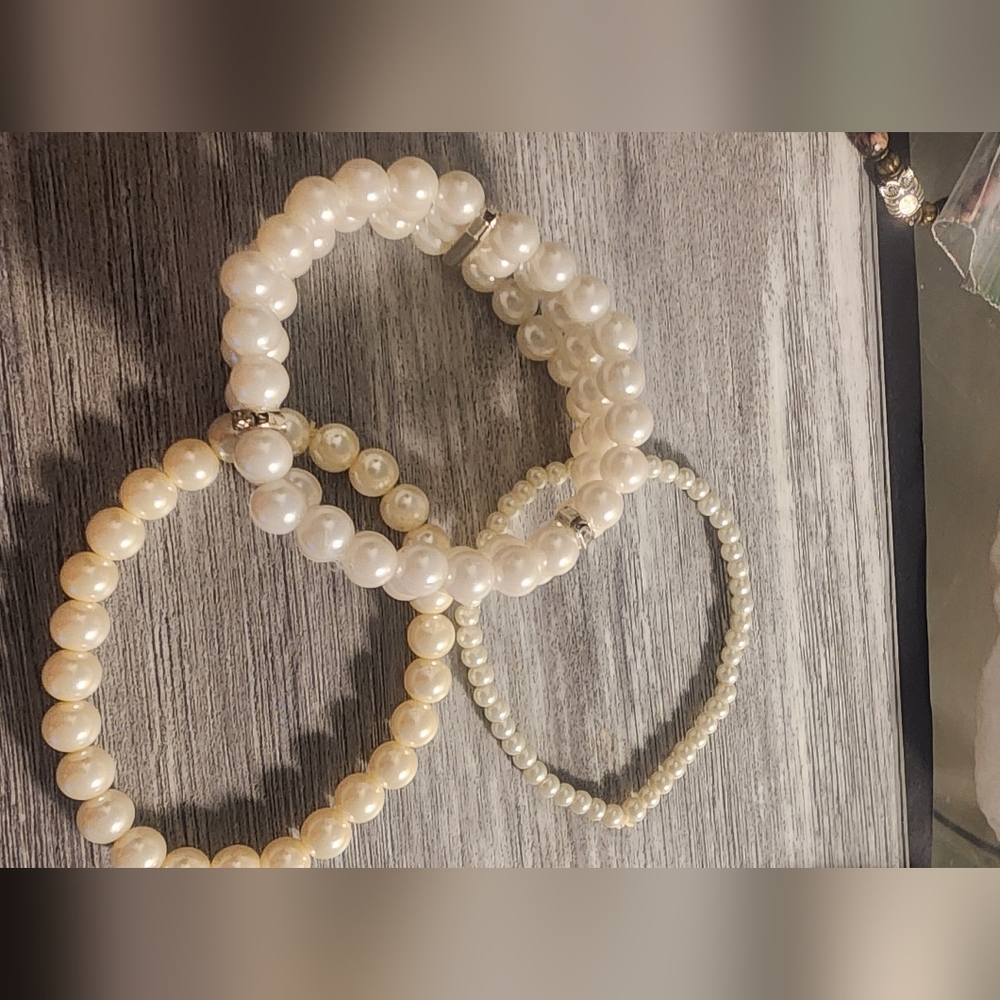 Bundle 3‎ Elegant Pearl Bracelets